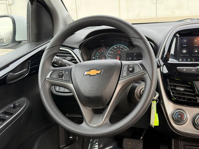 Chevrolet Spark Vehicle Full-screen Gallery Image 12