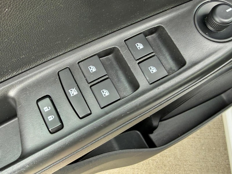 Chevrolet Spark Vehicle Full-screen Gallery Image 14