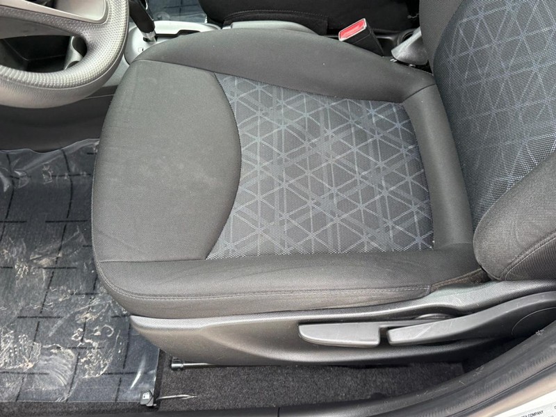 Chevrolet Spark Vehicle Full-screen Gallery Image 15