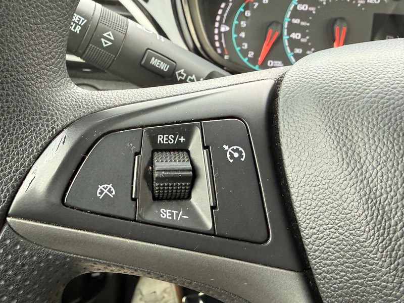 Chevrolet Spark Vehicle Full-screen Gallery Image 16