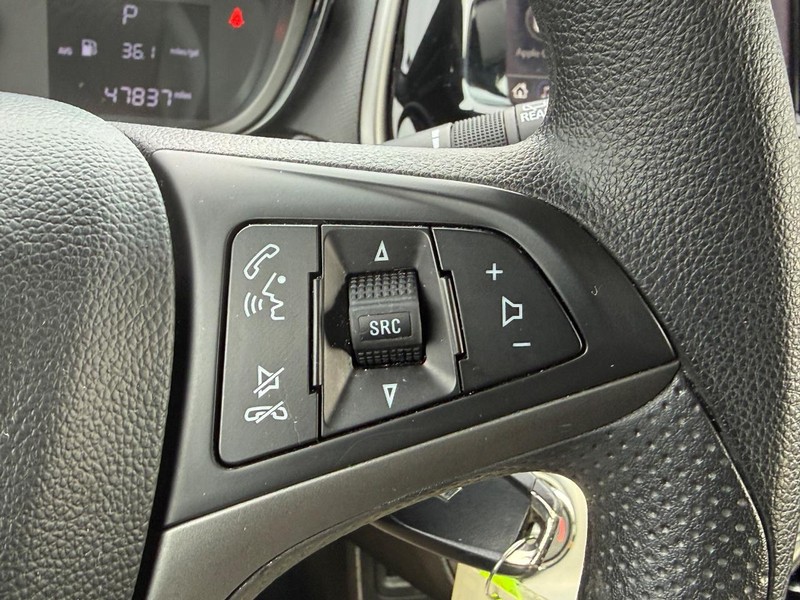 Chevrolet Spark Vehicle Full-screen Gallery Image 17