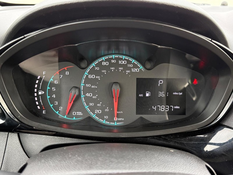 Chevrolet Spark Vehicle Full-screen Gallery Image 18