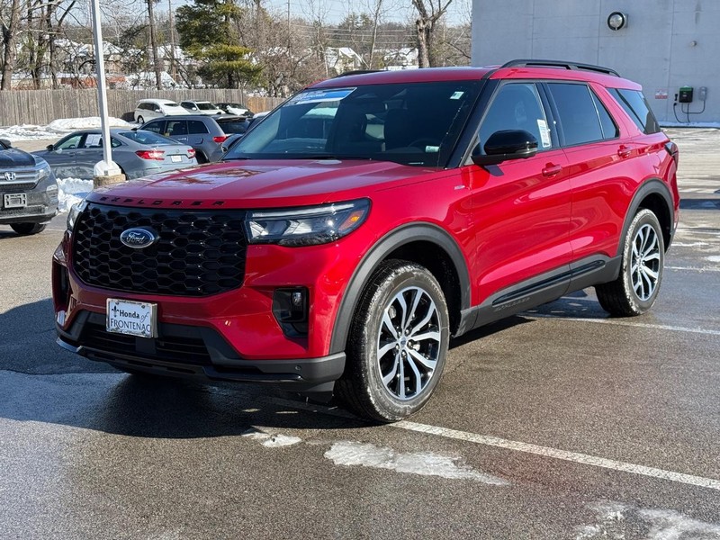 Ford Explorer Vehicle Full-screen Gallery Image 08