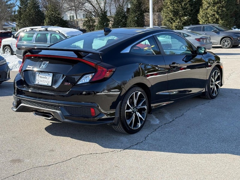 Honda Civic Si Coupe Vehicle Full-screen Gallery Image 03