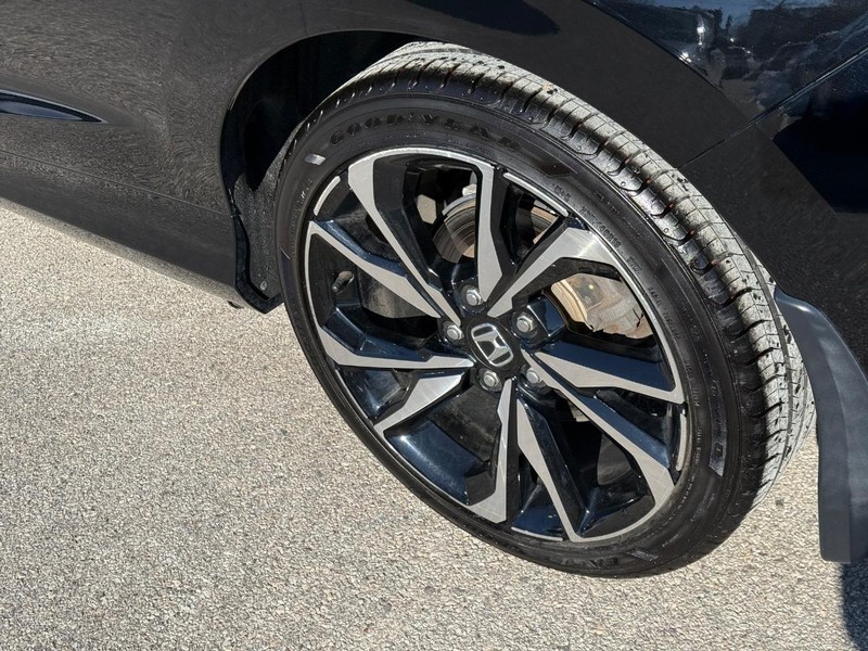 Honda Civic Si Coupe Vehicle Full-screen Gallery Image 08