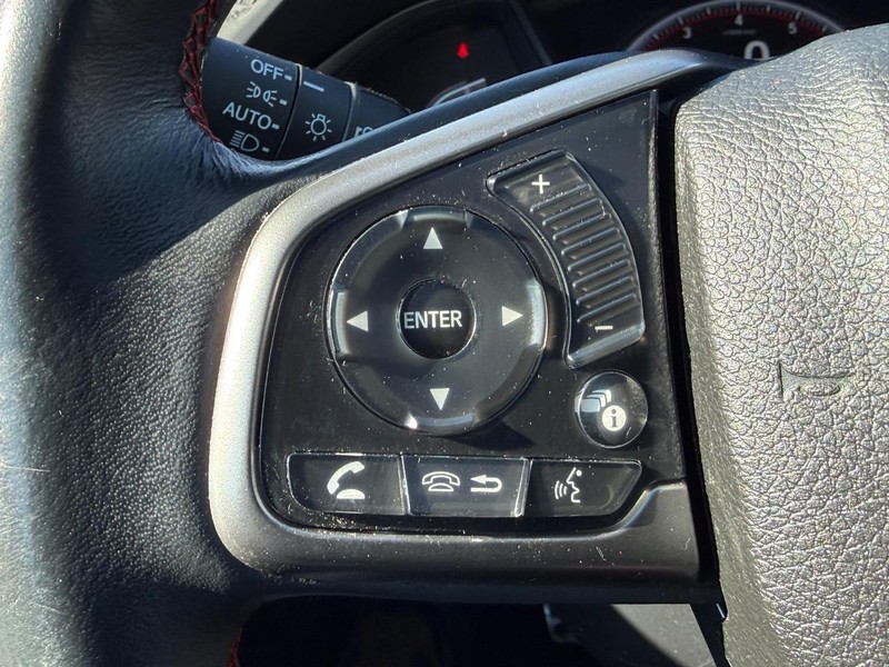 Honda Civic Si Coupe Vehicle Full-screen Gallery Image 18