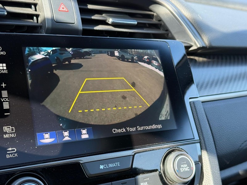 Honda Civic Si Coupe Vehicle Full-screen Gallery Image 22