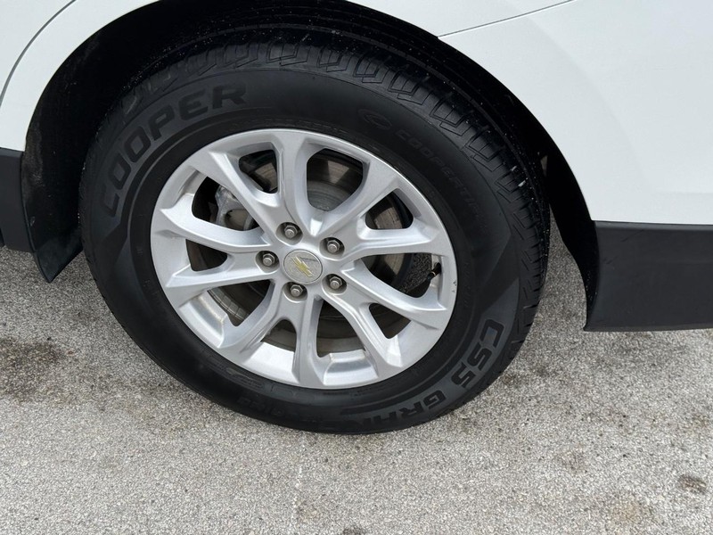 Chevrolet Equinox Vehicle Full-screen Gallery Image 07