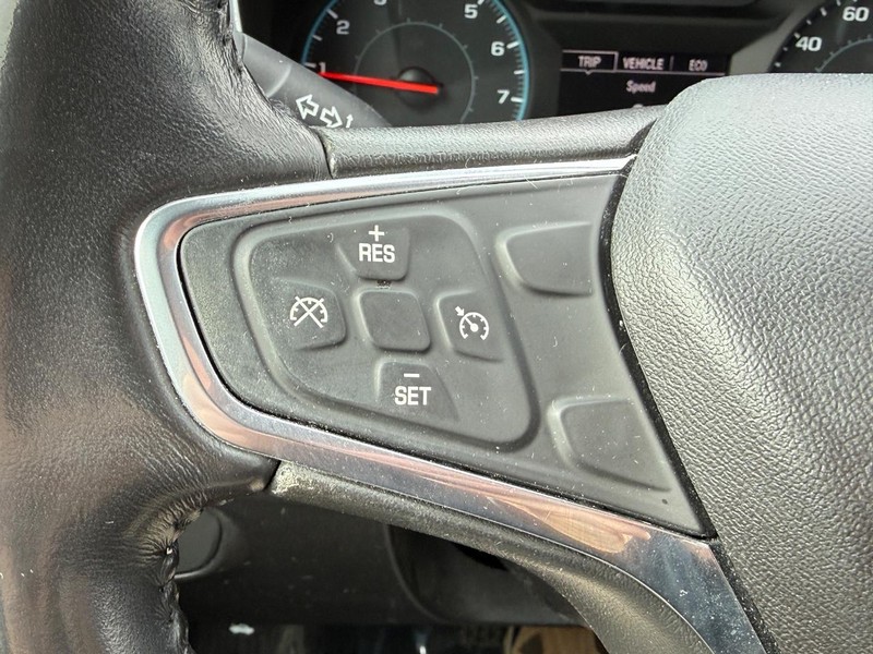 Chevrolet Equinox Vehicle Full-screen Gallery Image 16