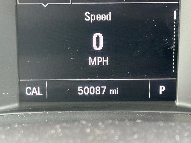 Chevrolet Equinox Vehicle Full-screen Gallery Image 19