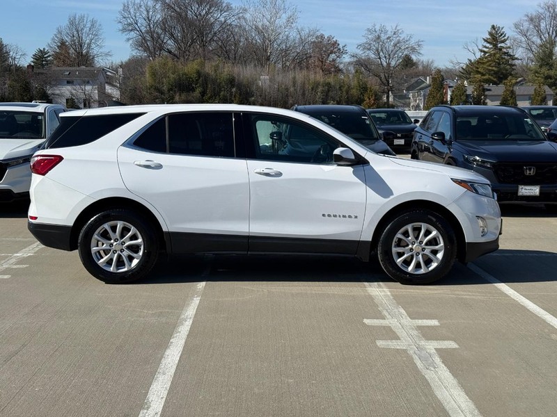 Chevrolet Equinox Vehicle Full-screen Gallery Image 02