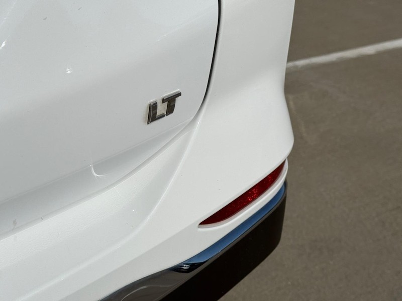 Chevrolet Equinox Vehicle Full-screen Gallery Image 06