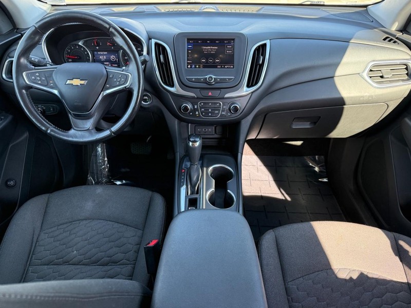 Chevrolet Equinox Vehicle Full-screen Gallery Image 12