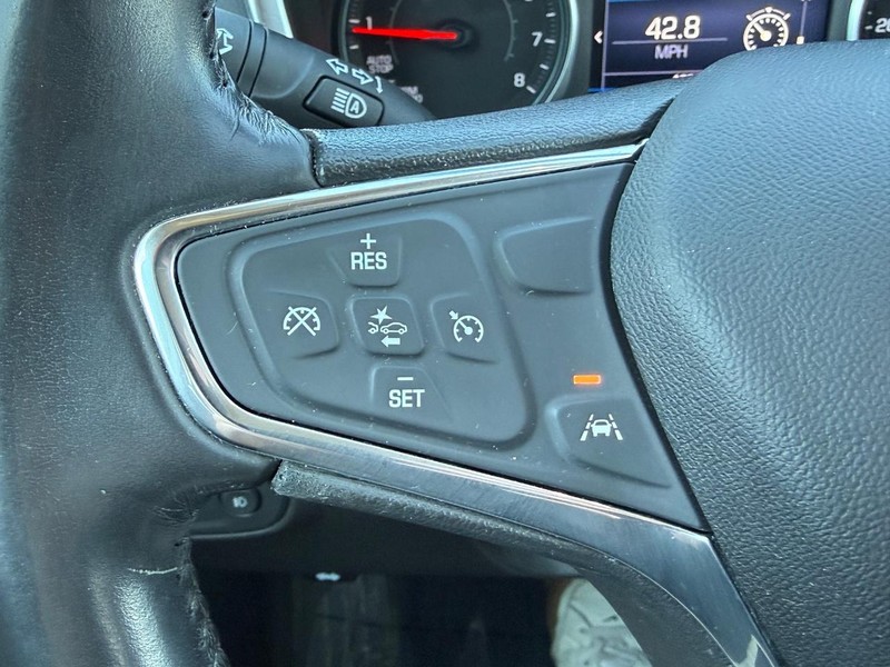 Chevrolet Equinox Vehicle Full-screen Gallery Image 17