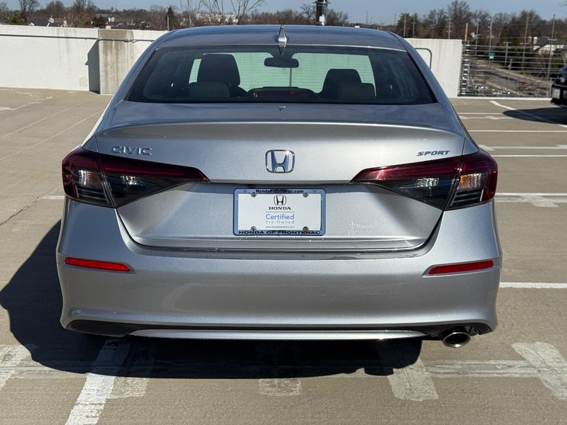 Honda Civic Sedan Vehicle Full-screen Gallery Image 05