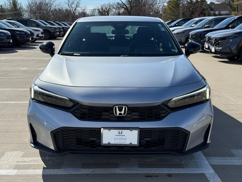 Honda Civic Sedan Vehicle Full-screen Gallery Image 10