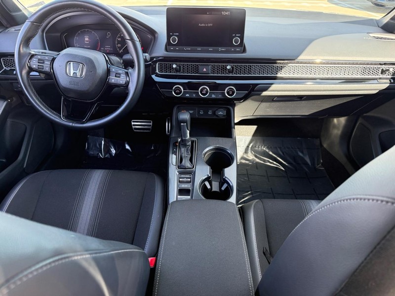 Honda Civic Sedan Vehicle Full-screen Gallery Image 12