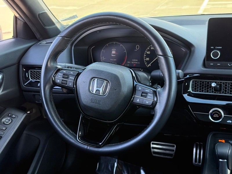 Honda Civic Sedan Vehicle Full-screen Gallery Image 13
