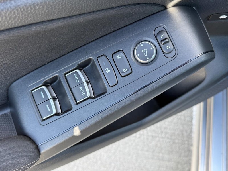 Honda Civic Sedan Vehicle Full-screen Gallery Image 15