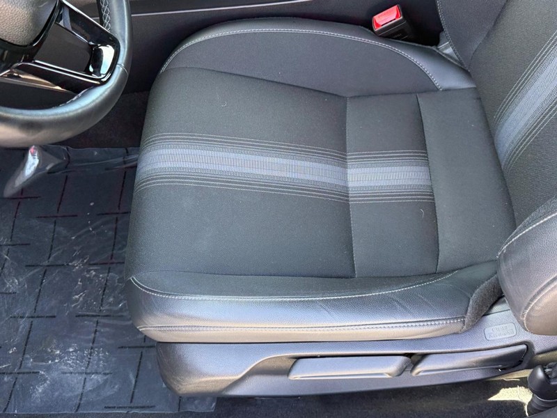 Honda Civic Sedan Vehicle Full-screen Gallery Image 16