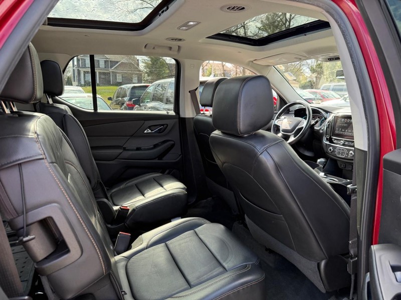 Chevrolet Traverse Vehicle Full-screen Gallery Image 11