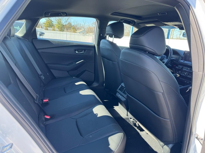 Honda Accord Hybrid Vehicle Full-screen Gallery Image 10