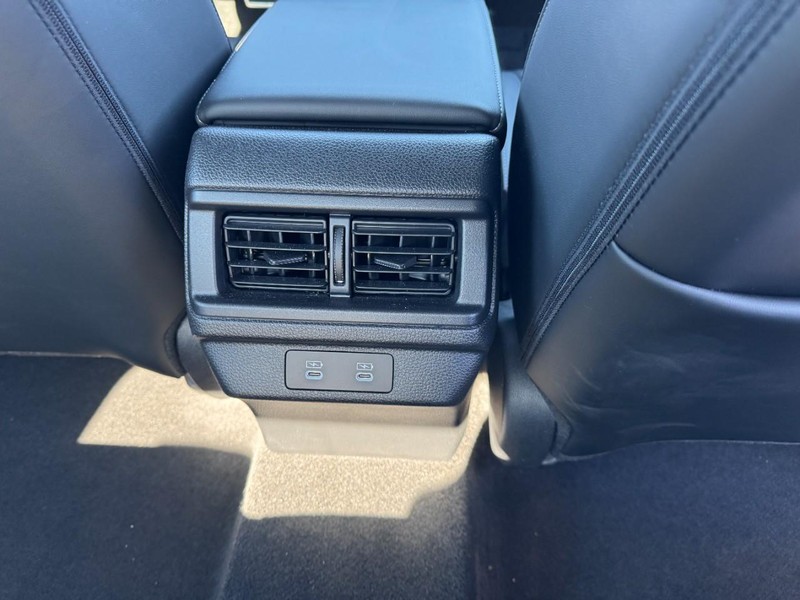 Honda Accord Hybrid Vehicle Full-screen Gallery Image 16