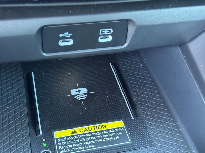 Honda Accord Hybrid Vehicle Full-screen Gallery Image 22