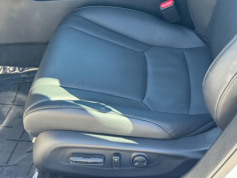 Honda Accord Hybrid Vehicle Full-screen Gallery Image 26