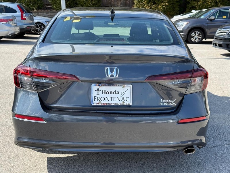 Honda Civic Sedan Vehicle Full-screen Gallery Image 05