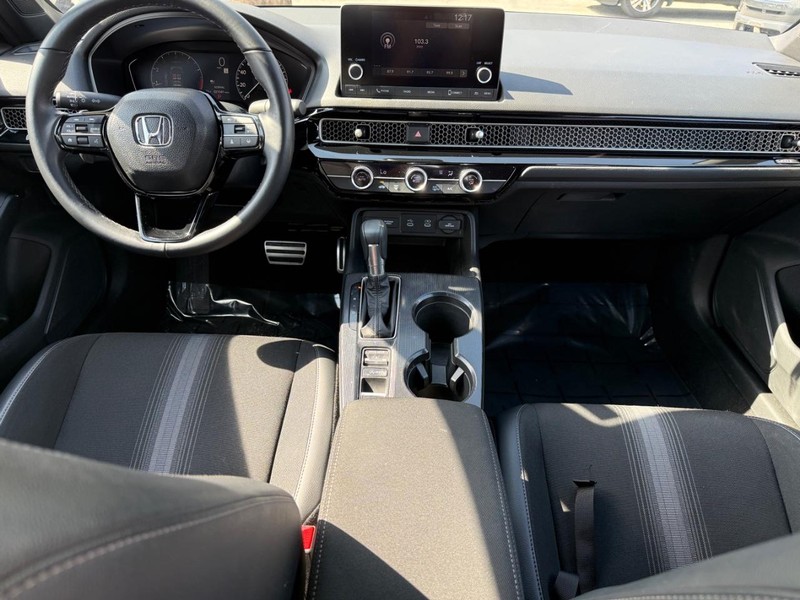 Honda Civic Sedan Vehicle Full-screen Gallery Image 11