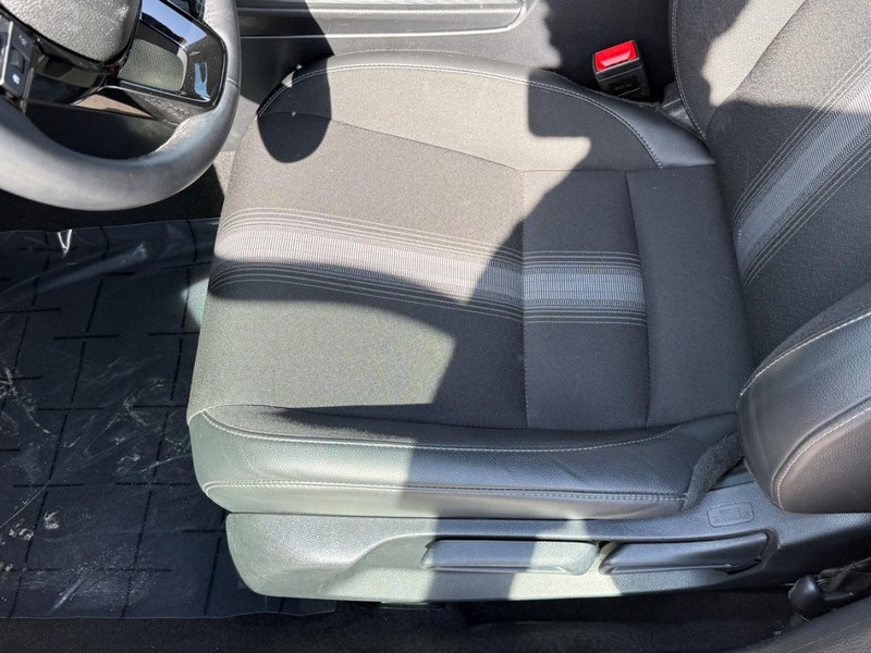 Honda Civic Sedan Vehicle Full-screen Gallery Image 15