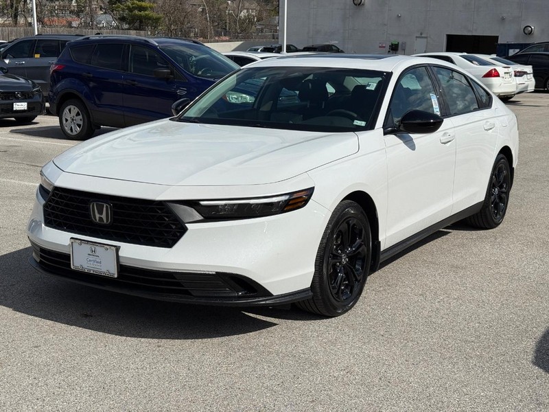 Honda Accord Sedan Vehicle Full-screen Gallery Image 08