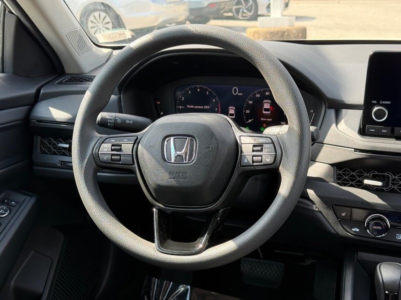 Honda Accord Sedan Vehicle Full-screen Gallery Image 12