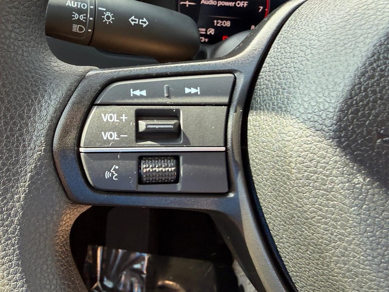 Honda Accord Sedan Vehicle Full-screen Gallery Image 16