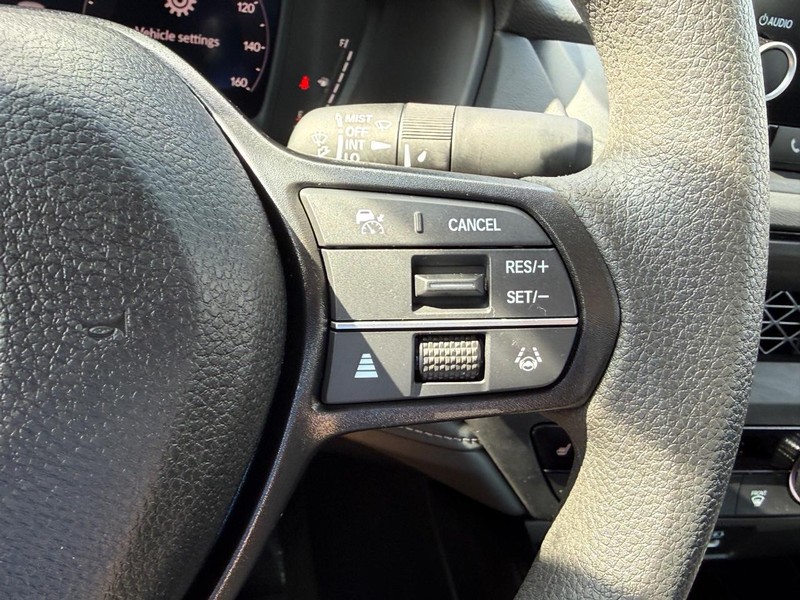 Honda Accord Sedan Vehicle Full-screen Gallery Image 17