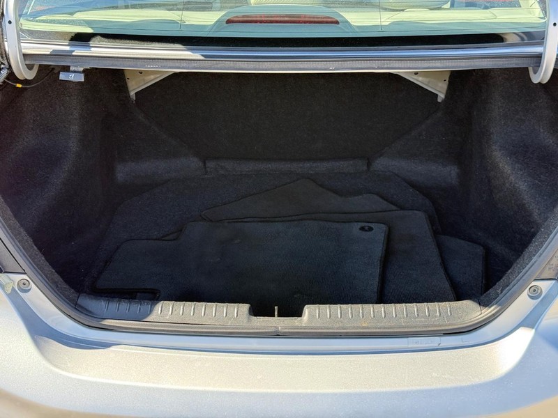 Honda Civic Sedan Vehicle Full-screen Gallery Image 04