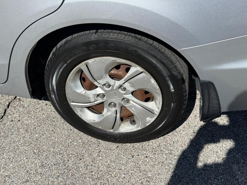 Honda Civic Sedan Vehicle Full-screen Gallery Image 07