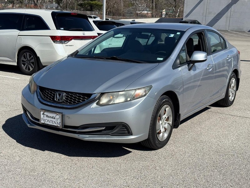 Honda Civic Sedan Vehicle Full-screen Gallery Image 08