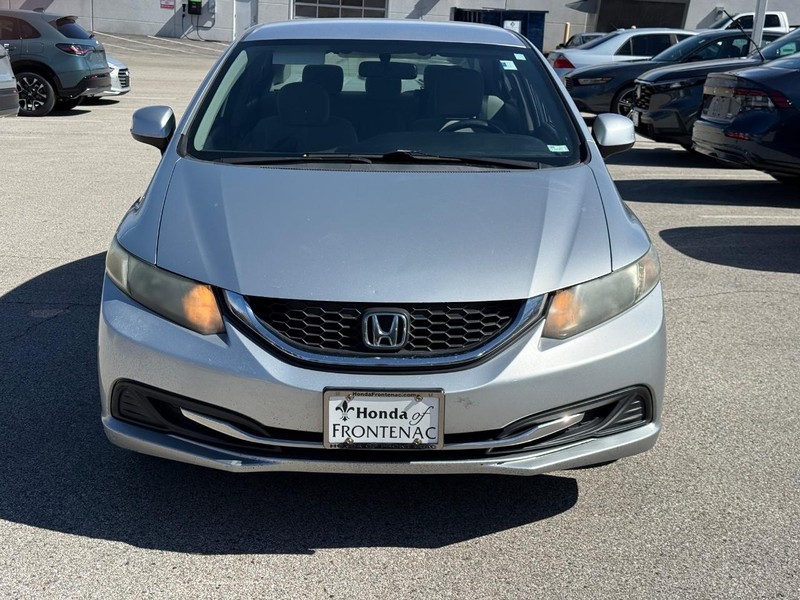 Honda Civic Sedan Vehicle Full-screen Gallery Image 09