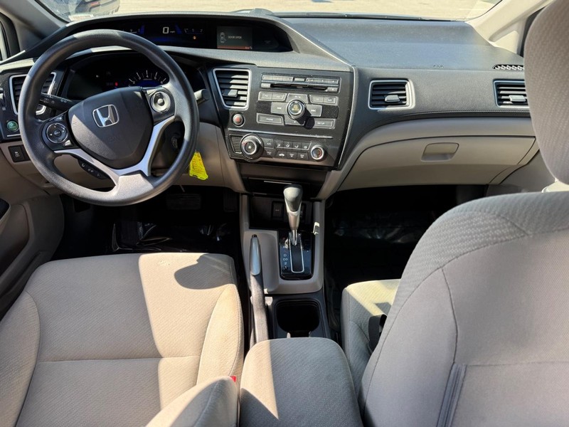 Honda Civic Sedan Vehicle Full-screen Gallery Image 11