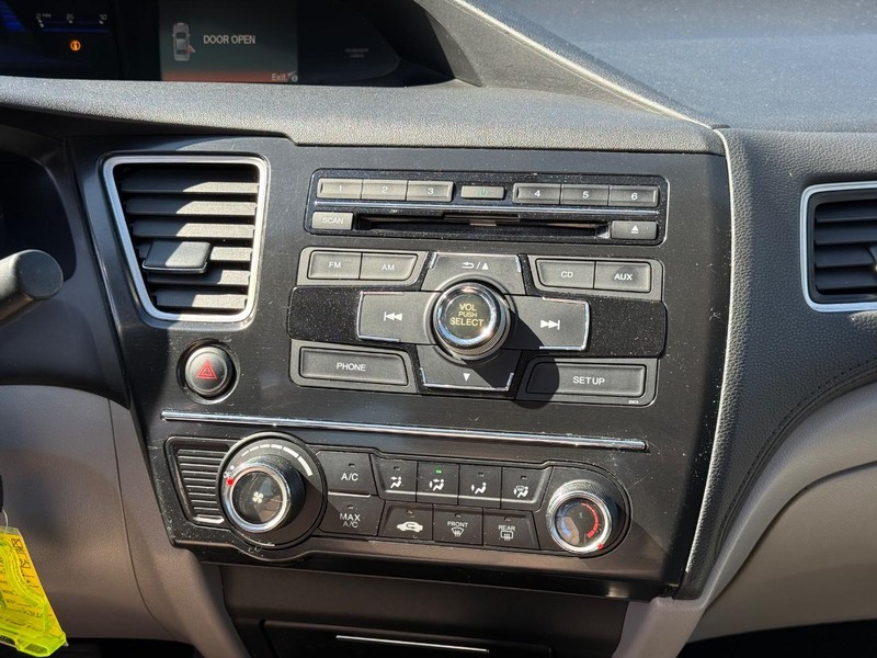 Honda Civic Sedan Vehicle Full-screen Gallery Image 13