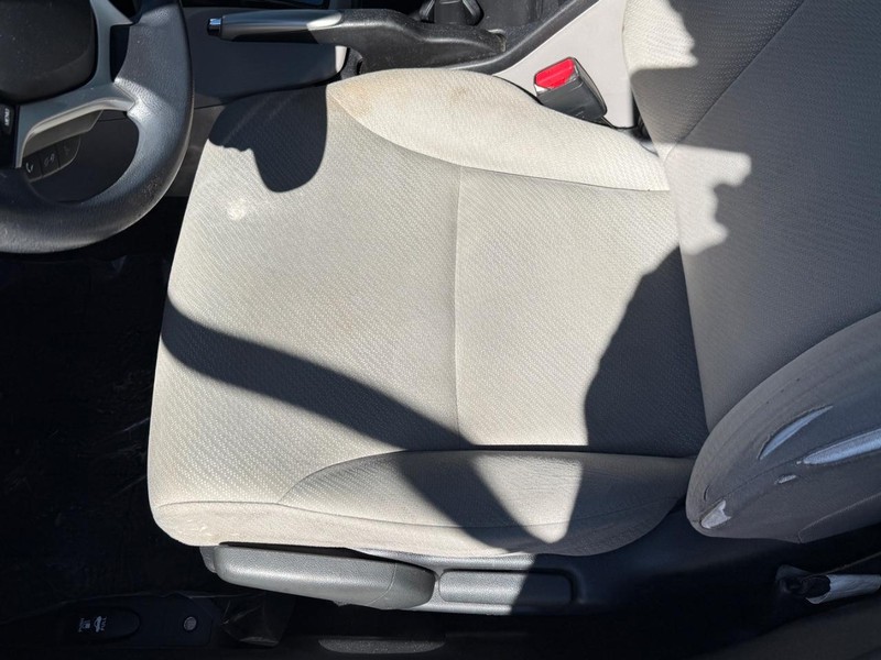 Honda Civic Sedan Vehicle Full-screen Gallery Image 15