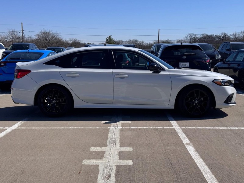 Honda Civic Sedan Vehicle Full-screen Gallery Image 02