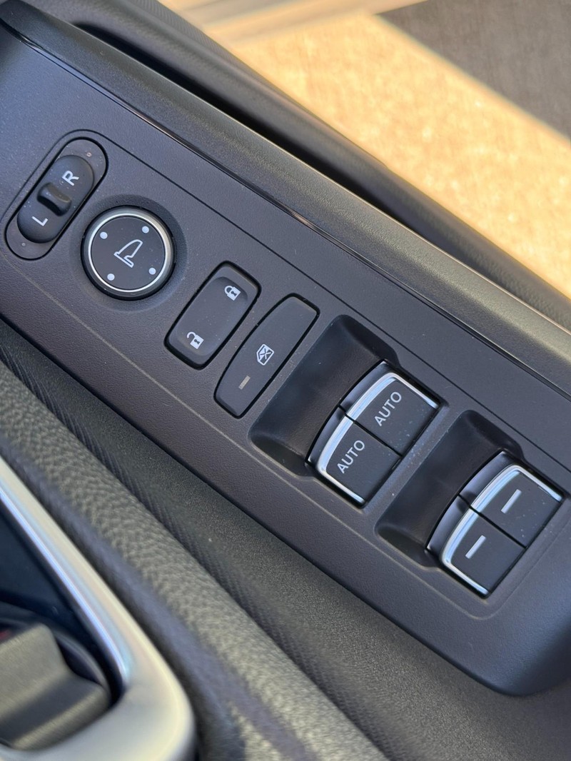 Honda Civic Sedan Vehicle Full-screen Gallery Image 15