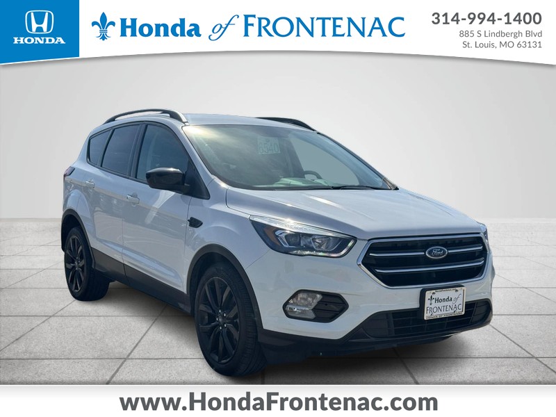 Ford Escape Vehicle Full-screen Gallery Image 01