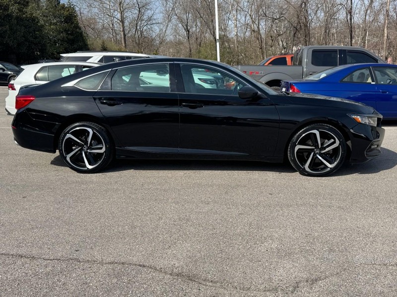 Honda Accord Sedan Vehicle Full-screen Gallery Image 02