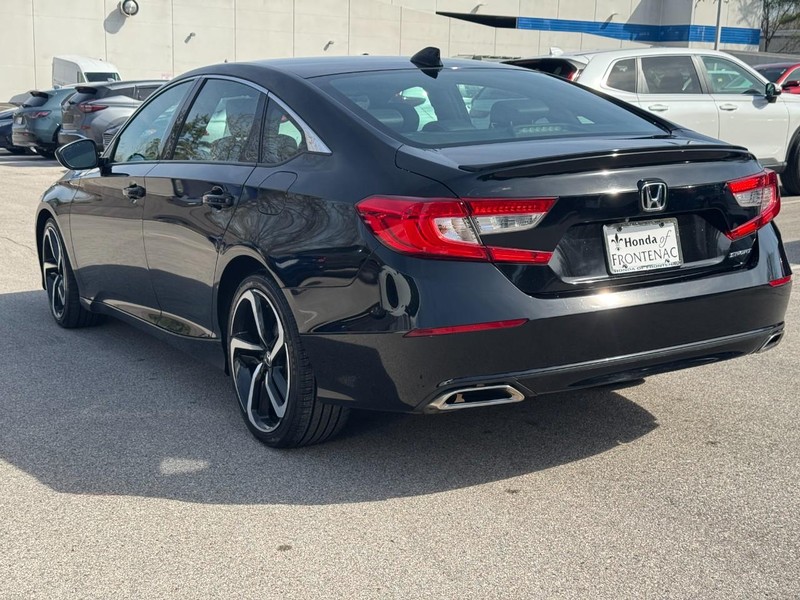 Honda Accord Sedan Vehicle Full-screen Gallery Image 06