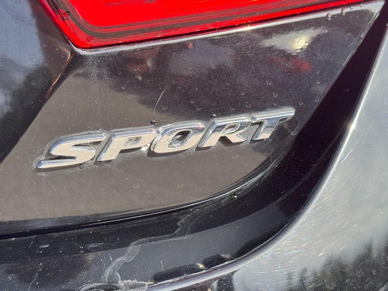 Honda Accord Sedan Vehicle Full-screen Gallery Image 07