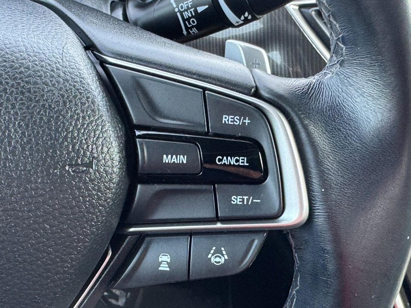 Honda Accord Sedan Vehicle Full-screen Gallery Image 18